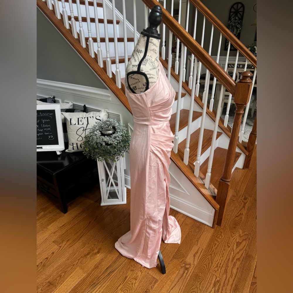 NWOT! Lulu’s Dreaming of Elegance Blush Pink Satin One-Shoulder Maxi Dress - Picture 10 of 11